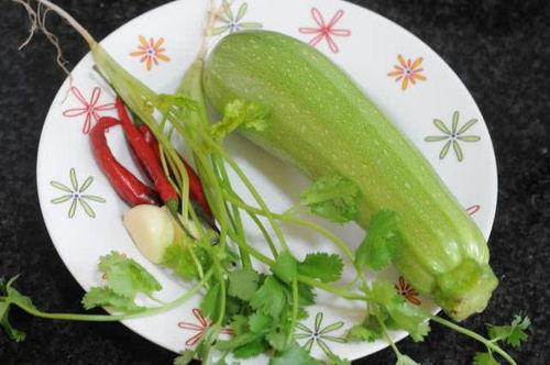西葫瓜怎么吃,解锁健康美味新境界 第1张 西葫瓜怎么吃,解锁健康美味新境界 第1张
